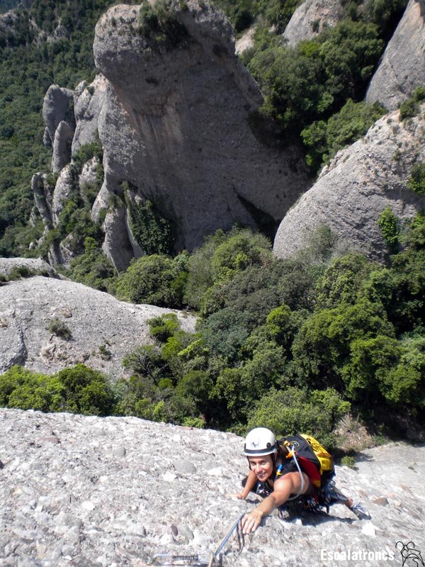 Darrers metres del L2 amb l'Agulla dels Col·leccionistes al darrera